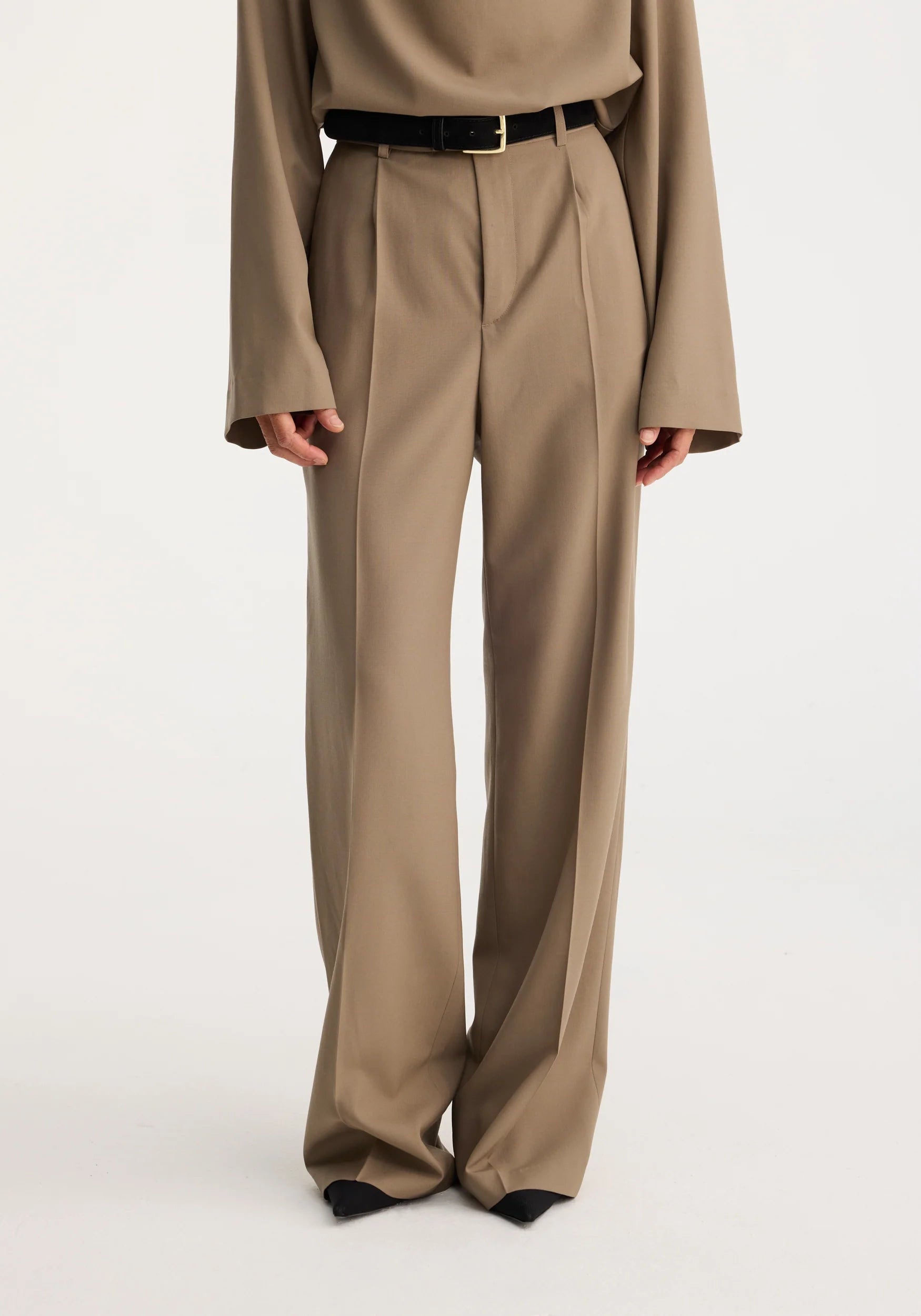 Rohe Relaxed Pleat Trousers Khaki - Twenty Petworth