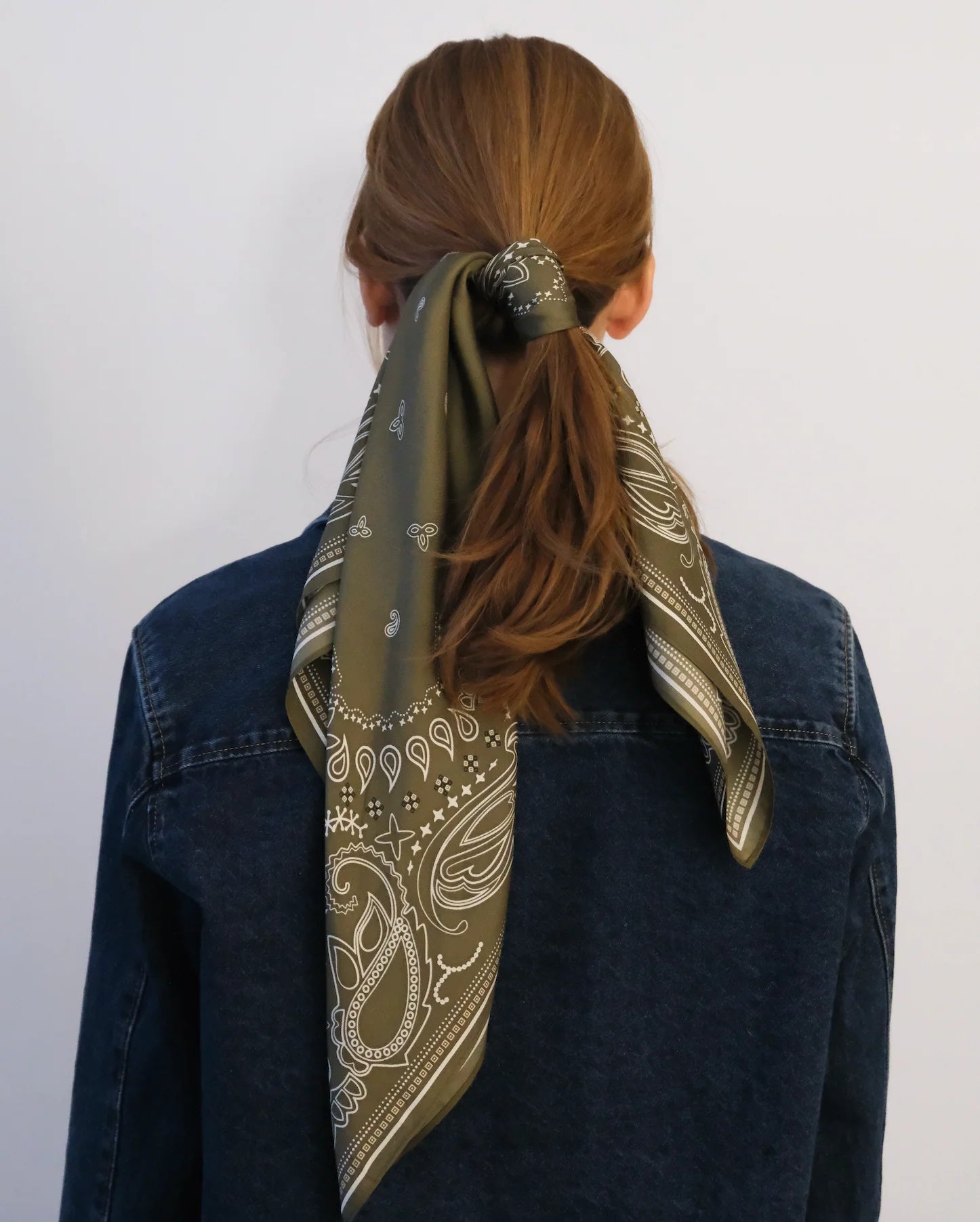 Le Scarf Paisley Scarf Olive Green