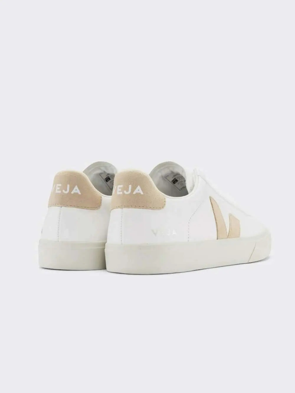 Veja Campo Chromefree in Extra White Almond